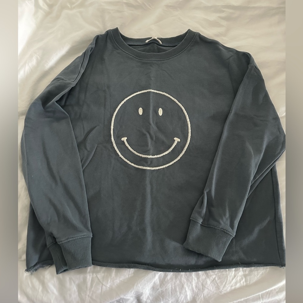Super cute smiley crop sweatshirt